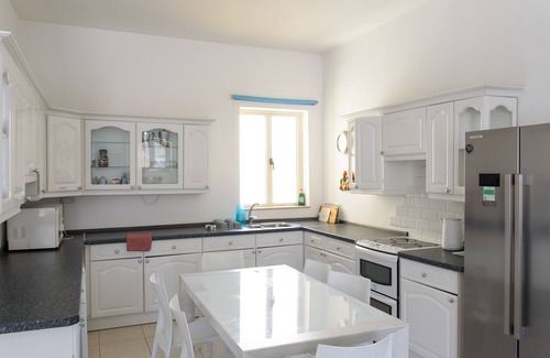 Sliema Apartment | STUNNING 4 BEDROOM APARTMENT NEAR BALLUTA BAY