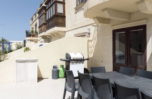 Sliema Apartment | STUNNING 4 BEDROOM APARTMENT NEAR BALLUTA BAY