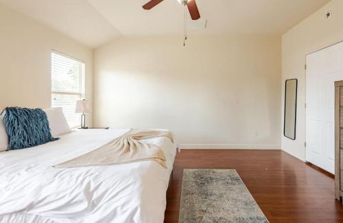 Buda House | Stunning 4-Bedroom Spacious 2-Story Home
