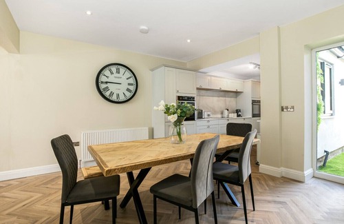 Cirencester House | Stunning 4 Bedroom Townhouse in Cirencester