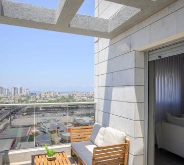 Kiryat Bialik Apartment | stunning 4-bedrooms on the 18th floor BY MadrigalRentals