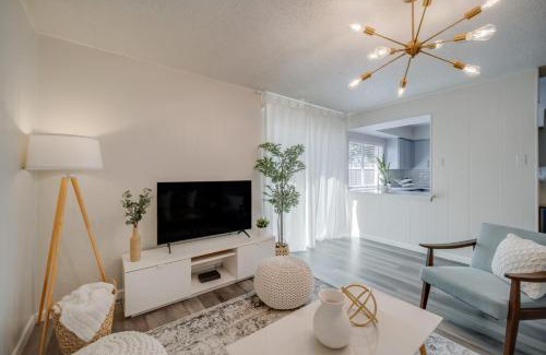 Plano House | Stunning 4BR 2BA Hot Tub Cozy Holiday Home in Plano