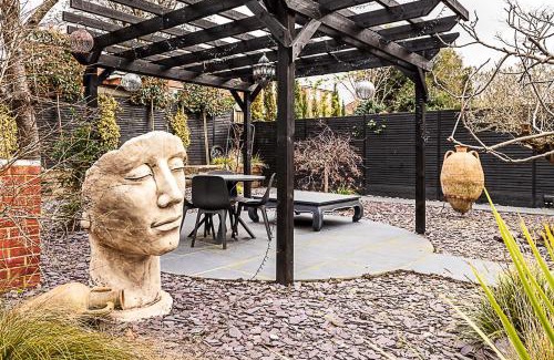 Mapesbury House | Stunning 5 Bed House in Willesden Green!