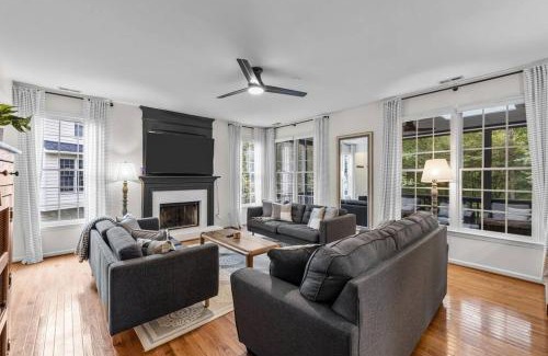 Durham House | Stunning 5 bedroom/3 bath home in Hope Valley Farm