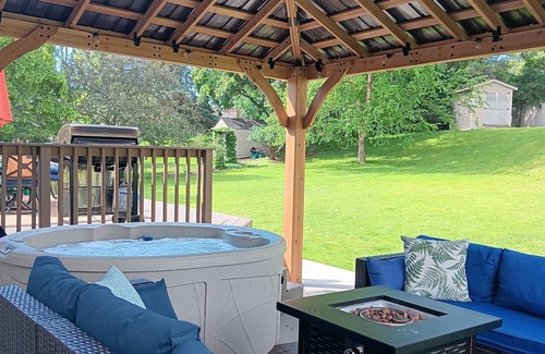 Maple Grove House | Stunning 5 BR, 2 King Bed, 2 Garage, 4 BTH Family Friendly Home with Hot Tub