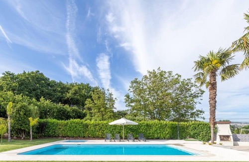 Pevidem House | Stunning 6-bed House in Brito, Guimaraes
