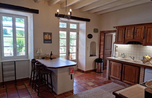 Mirepoix House | Stunning 6 bedroom Farmhouse with heated pool.