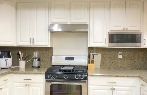Studio City Condo | Stunning and amazing location in Studio City condo