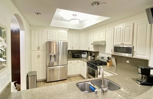 Studio City Condo | Stunning and amazing location in Studio City condo