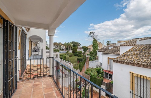 Urbanizacion Costabella House | Stunning andaluzian 3 bedroom house with sea views — 60 meters from the beach