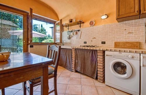 Varese Ligure Apartment | Stunning apartment in Varese Ligure
