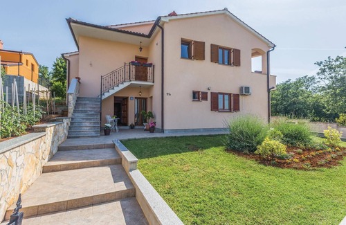 Zbandaj Apartment | Stunning apartment in Radmani with WiFi