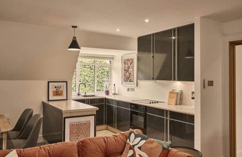 Sandy Apartment | Stunning Apartment on Park Retreat!