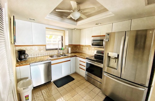 Islamorada House | Stunning Bayfront Townhouse with Boat Slip/Marina Access - A Luxurious Retreat!