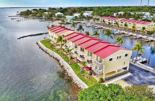 Islamorada House | Stunning Bayfront Townhouse with Boat Slip/Marina Access - A Luxurious Retreat!