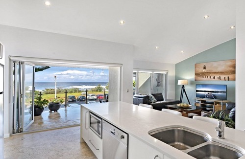 Copacabana House | Stunning beachfront location at Copacabana