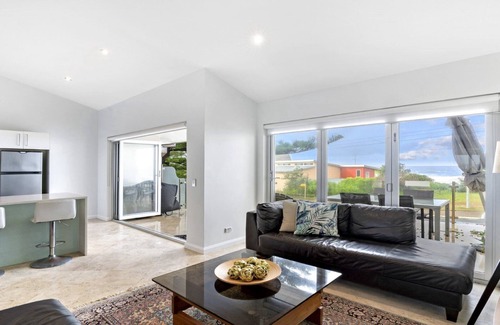 Copacabana House | Stunning beachfront location at Copacabana