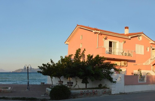Nerantza Villa | Stunning Beachfront Villa on the Gulf of Corinth