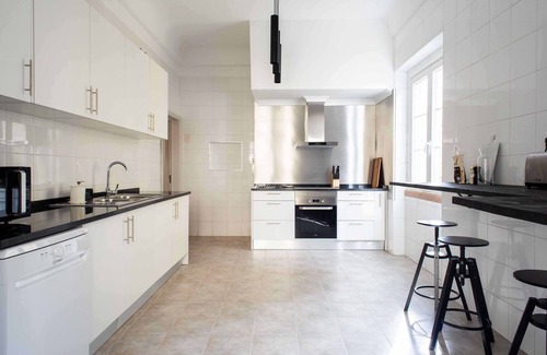 Sao Sebastiao da Pedreira Apartment | Stunning Boutique Apartment beside Parque Eduardo VII