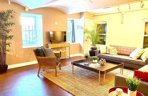 Albany Apartment | Stunning Bungalo-style Loft in Albany's Warehouse District!