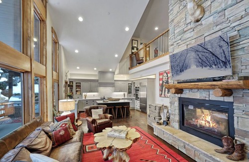 Sundance Cabin | Stunning Cabin in Sundance Neighborhood- Gourmet Kitchen- Hot Tub- Theater Room