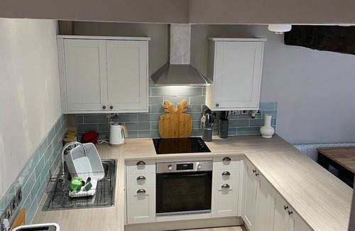 Llangollen Cottage | Stunning Canal Side Cottage in Llangollen.