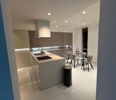 Canary Wharf Apartment | Stunning Canary Wharf apartment City view