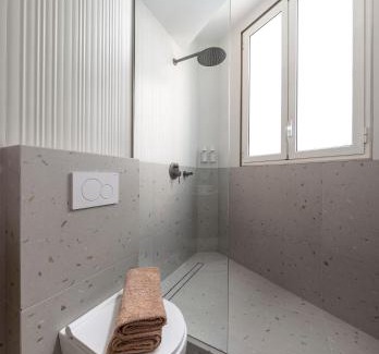 Carrieres - Malbousquet Apartment | Stunning Central Studio AC, Fiber
