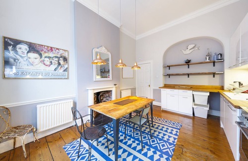 Bristol Floating Harbour Apartment | Stunning City Centre Living with Parking