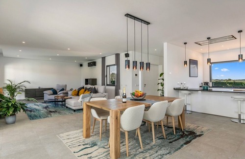 Alcalar Villa | Stunning contempory villa.