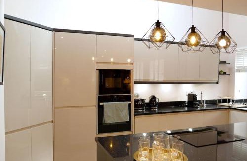 Largs House | Stunning Coach House