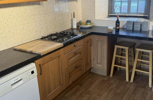 Ashford-in-the-Water House | Stunning cottage - 3 Bedrooms & 3 Bathrooms