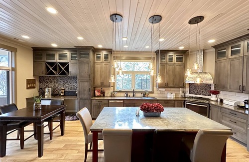 Billings House | Stunning custom comfy home in quiet NW Billings