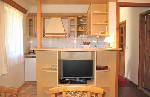 Zabrodi House | Stunning private villa for 4 people with WIFI, TV, terrace, panoramic view and parking