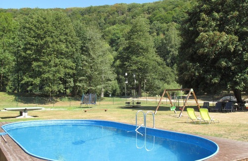 Starkov House | Stunning private villa for 8 guests with WIFI, pool, TV, patio, pets allowed and panoramic view