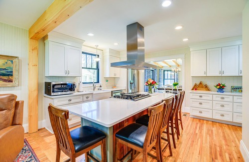 Damascus House | Stunning Damascus Vacation Rental w/Fire Pit!
