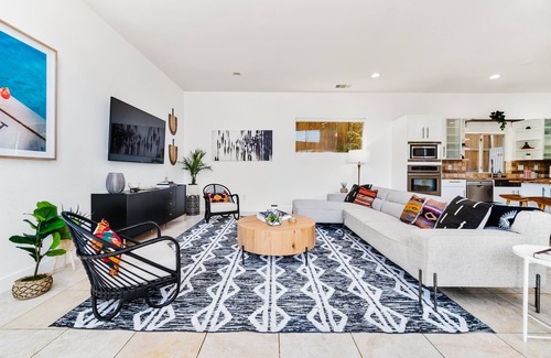 Apache Shores House | Stunning Design ~ Lakeside Retreat ~ Family Fun