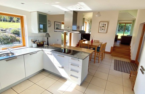 New Quay House | Stunning Family Cottage With Garden On The Seafront