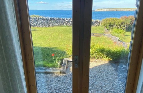 New Quay House | Stunning Family Cottage With Garden On The Seafront