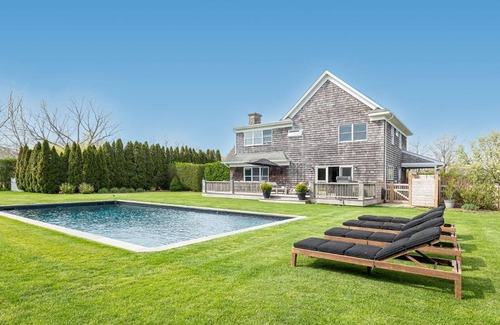 Aquebogue House | Stunning Farmhouse W/Solar Heated Pool in North Fork, Farmstands, winery& beach