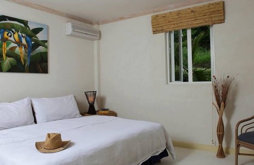 Springfield Villa | Stunning Four Bedroom Beach House