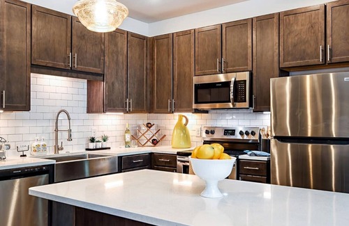 Gainesville Apartment | STUNNING Gainesville 2BR/2BA! Nicest property in Gainesville - Amenities Galore!