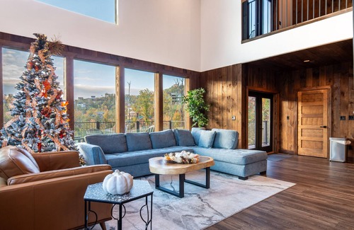 Chalet Village North Cabin | Stunning Gatlinburg Cabin