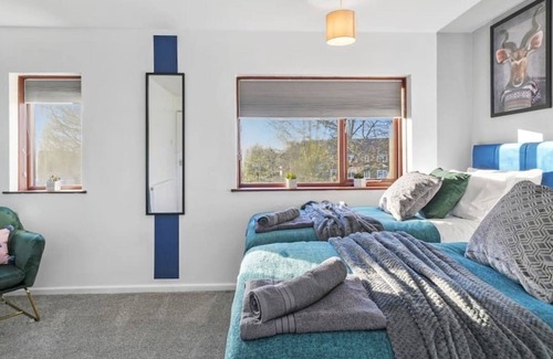 Rugby Condo | Stunning Rugby Gem - Football Table
