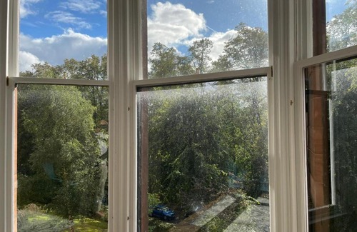 North West Apartment | Stunning Glasgow West End Apartment - facing Botanic gardens