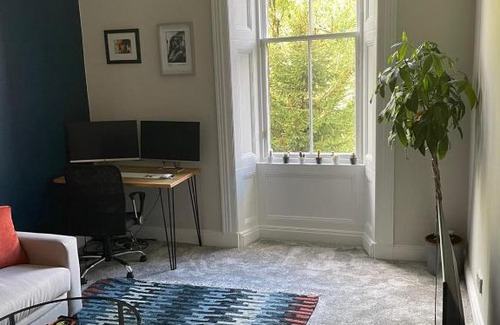 North West Apartment | Stunning Glasgow West End Apartment - facing Botanic gardens