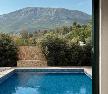 Solin Apartment | Stunning Gold apartment with pool