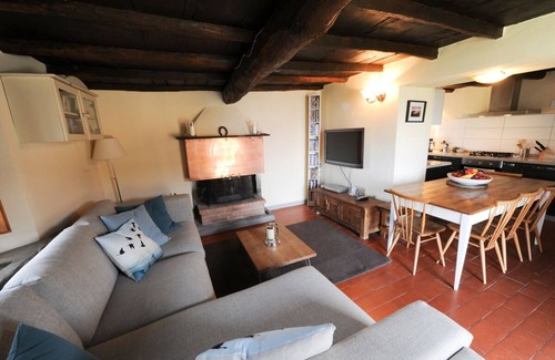 Barga Villa | Stunning hilltop Tuscan farmhouse. Private pool with spectacular views.