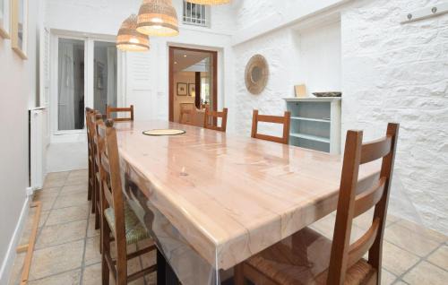 Saint-Vaast-la-Hougue House | Stunning Home In Saint-Vaast-La-Hougue