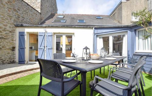 Saint-Vaast-la-Hougue House | Stunning Home In Saint-Vaast-La-Hougue